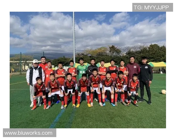 足球邬翔：从草根到球场明星的奋斗历程与梦想追逐